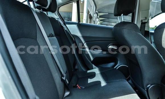 Buy Used Chevrolet Cruze White Car in Hlotse in Leribe Buy Used Chevrolet Cruze White Car in Hlotse in Leribe