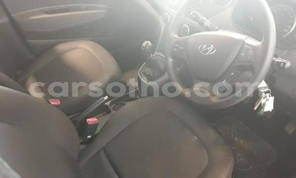 Buy Used Hyundai i10 Red Car in Hlotse in Leribe Buy Used Hyundai i10 Red Car in Hlotse in Leribe