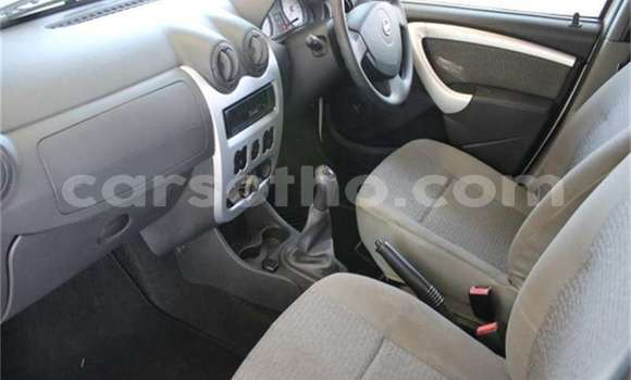 Sayi Na hannu Nissan NV200 Silver Mota in Maseru a Maseru Sayi Na hannu Nissan NV200 Silver Mota in Maseru a Maseru