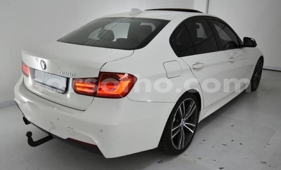 Sayi Na hannu BMW 3–Series White Mota in Mohale's Hoek a Mohale's Hoek Sayi Na hannu BMW 3–Series White Mota in Mohale's Hoek a Mohale's Hoek