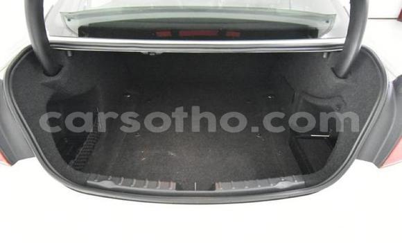 Sayi Na hannu BMW 3–Series White Mota in Mohale's Hoek a Mohale's Hoek Sayi Na hannu BMW 3–Series White Mota in Mohale's Hoek a Mohale's Hoek