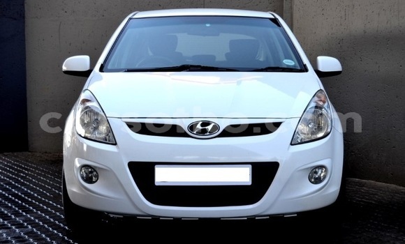 Sayi Na hannu Hyundai i20 White Mota in Maseru a Maseru Sayi Na hannu Hyundai i20 White Mota in Maseru a Maseru