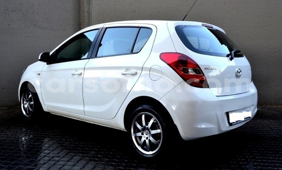 Sayi Na hannu Hyundai i20 White Mota in Maseru a Maseru Sayi Na hannu Hyundai i20 White Mota in Maseru a Maseru