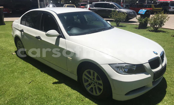 Acheter Occasion Voiture BMW 3–Series Blanc à Maseru, Maseru Acheter Occasion Voiture BMW 3–Series Blanc à Maseru, Maseru