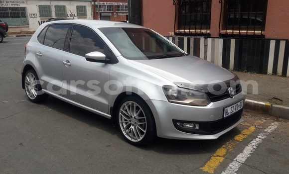 Buy Used Volkswagen Polo Silver Car in Import - Dubai in Maseru Buy Used Volkswagen Polo Silver Car in Import - Dubai in Maseru