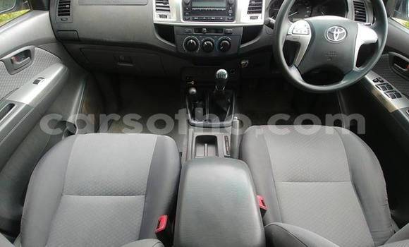 Buy Used Toyota Hilux White Car in Import - Dubai in Maseru Buy Used Toyota Hilux White Car in Import - Dubai in Maseru