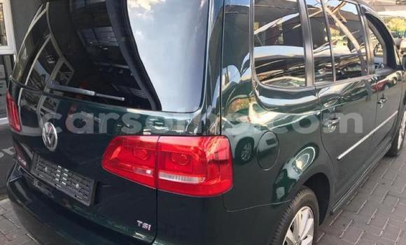 Buy Used Volkswagen Touran Green Car in Maseru in Maseru Buy Used Volkswagen Touran Green Car in Maseru in Maseru