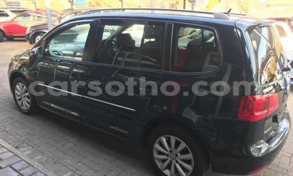 Buy Used Volkswagen Touran Green Car in Maseru in Maseru Buy Used Volkswagen Touran Green Car in Maseru in Maseru