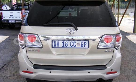 اشتري مستعمل Toyota Fortuner Beige سيارة في Maseru في Maseru اشتري مستعمل Toyota Fortuner Beige سيارة في Maseru في Maseru
