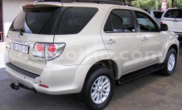 اشتري مستعمل Toyota Fortuner Beige سيارة في Maseru في Maseru اشتري مستعمل Toyota Fortuner Beige سيارة في Maseru في Maseru