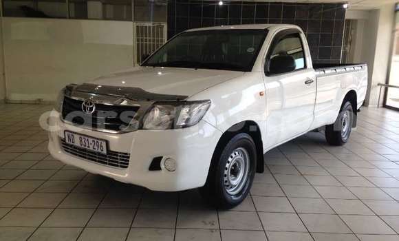 اشتري مستعمل Toyota Hilux White سيارة في Maseru في Maseru اشتري مستعمل Toyota Hilux White سيارة في Maseru في Maseru