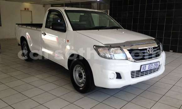 اشتري مستعمل Toyota Hilux White سيارة في Maseru في Maseru اشتري مستعمل Toyota Hilux White سيارة في Maseru في Maseru
