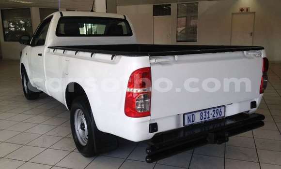 اشتري مستعمل Toyota Hilux White سيارة في Maseru في Maseru اشتري مستعمل Toyota Hilux White سيارة في Maseru في Maseru
