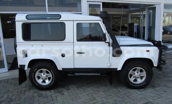 Buy Used Land Rover Defender White Car in Maseru in Maseru Buy Used Land Rover Defender White Car in Maseru in Maseru