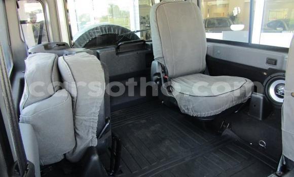 Buy Used Land Rover Defender White Car in Maseru in Maseru Buy Used Land Rover Defender White Car in Maseru in Maseru