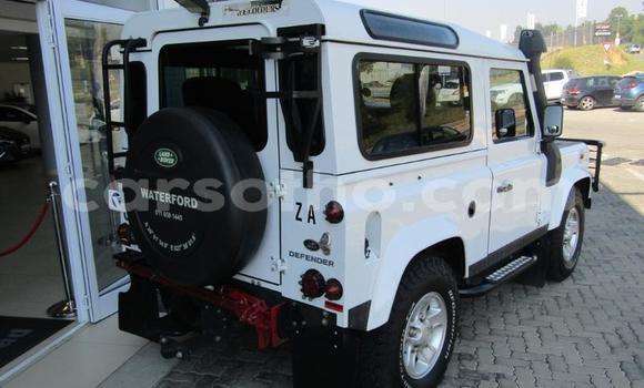 Buy Used Land Rover Defender White Car in Maseru in Maseru Buy Used Land Rover Defender White Car in Maseru in Maseru