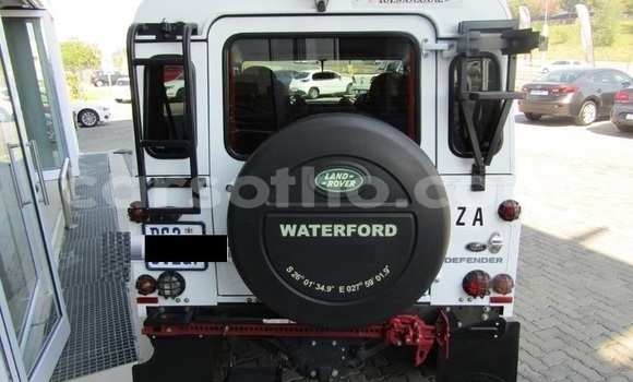 Buy Used Land Rover Defender White Car in Maseru in Maseru Buy Used Land Rover Defender White Car in Maseru in Maseru