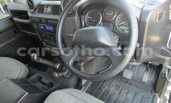 Buy Used Land Rover Defender White Car in Maseru in Maseru Buy Used Land Rover Defender White Car in Maseru in Maseru
