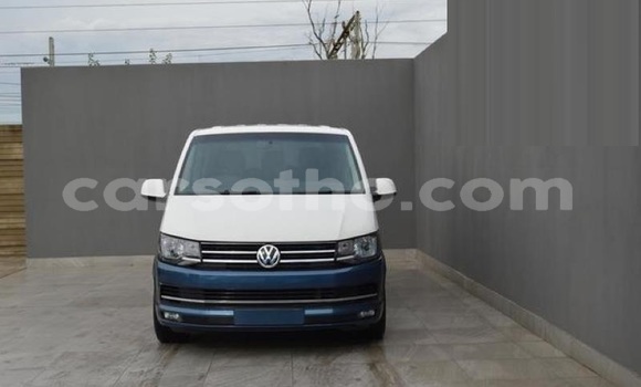 Buy Used Volkswagen Caravelle Blue Car in Maseru in Maseru Buy Used Volkswagen Caravelle Blue Car in Maseru in Maseru