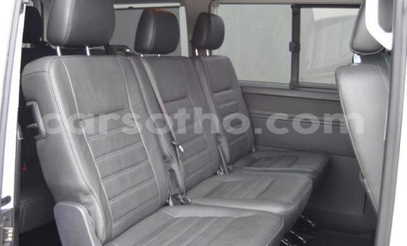 Buy Used Volkswagen Caravelle Blue Car in Maseru in Maseru Buy Used Volkswagen Caravelle Blue Car in Maseru in Maseru