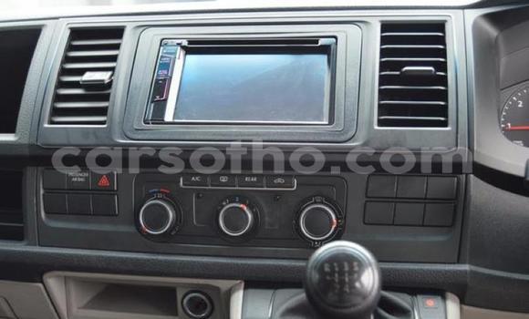 Buy Used Volkswagen Caravelle Blue Car in Maseru in Maseru Buy Used Volkswagen Caravelle Blue Car in Maseru in Maseru