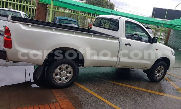اشتري مستعمل Toyota Hillux White شاحنة في Maseru في Maseru اشتري مستعمل Toyota Hillux White شاحنة في Maseru في Maseru