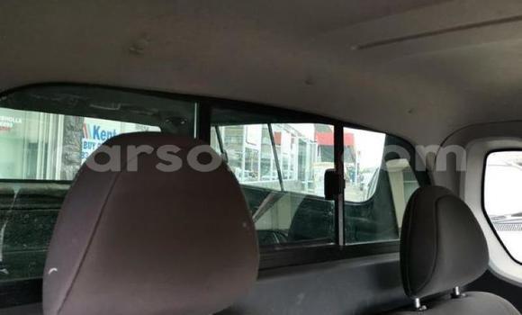 Buy Used Chevrolet Corsa Silver Car in Mafeteng in Mafeteng Buy Used Chevrolet Corsa Silver Car in Mafeteng in Mafeteng