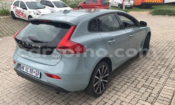 Buy Used Volvo V40 Other Car in Maseru in Maseru Buy Used Volvo V40 Other Car in Maseru in Maseru