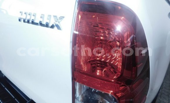 اشتري مستعمل Toyota Hilux White سيارة في Maseru في Maseru اشتري مستعمل Toyota Hilux White سيارة في Maseru في Maseru