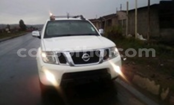 Acheter Occasion Voiture Nissan Navara Blanc à Maseru, Maseru Acheter Occasion Voiture Nissan Navara Blanc à Maseru, Maseru