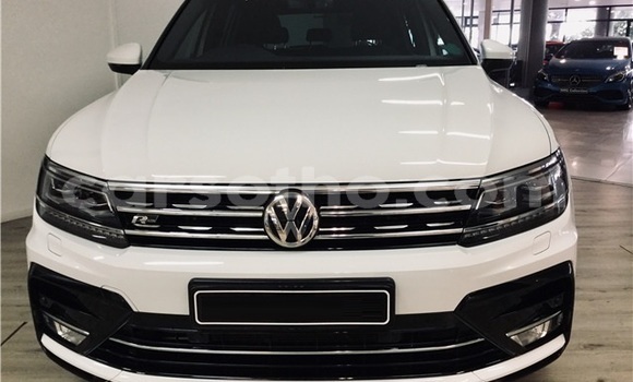 Buy Used Volkswagen Tiguan White Car in Maseru in Maseru Buy Used Volkswagen Tiguan White Car in Maseru in Maseru