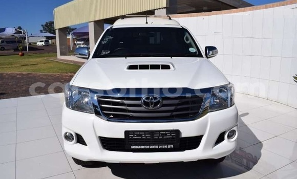 اشتري مستعمل Toyota Hilux White سيارة في Maseru في Maseru اشتري مستعمل Toyota Hilux White سيارة في Maseru في Maseru