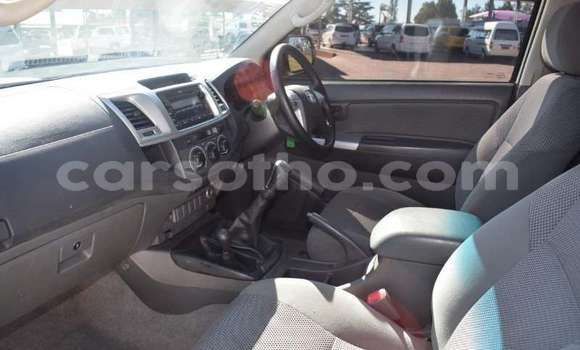 اشتري مستعمل Toyota Hilux White سيارة في Maseru في Maseru اشتري مستعمل Toyota Hilux White سيارة في Maseru في Maseru