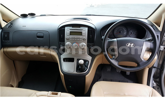 Acheter Occasion Voiture Hyundai H1 Gris à Maseru, Maseru Acheter Occasion Voiture Hyundai H1 Gris à Maseru, Maseru
