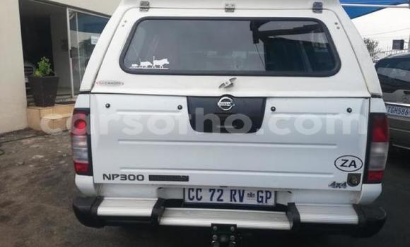 Acheter Occasion Voiture Nissan NP 300 Blanc à Maputsoe, Leribe Acheter Occasion Voiture Nissan NP 300 Blanc à Maputsoe, Leribe