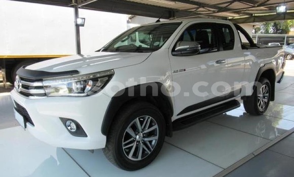 اشتري مستعمل Toyota Hilux White سيارة في Maseru في Maseru اشتري مستعمل Toyota Hilux White سيارة في Maseru في Maseru