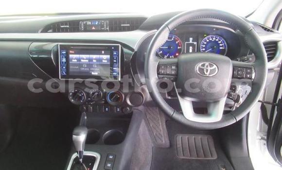 اشتري مستعمل Toyota Hilux White سيارة في Maseru في Maseru اشتري مستعمل Toyota Hilux White سيارة في Maseru في Maseru