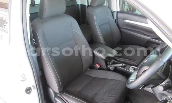 اشتري مستعمل Toyota Hilux White سيارة في Maseru في Maseru اشتري مستعمل Toyota Hilux White سيارة في Maseru في Maseru