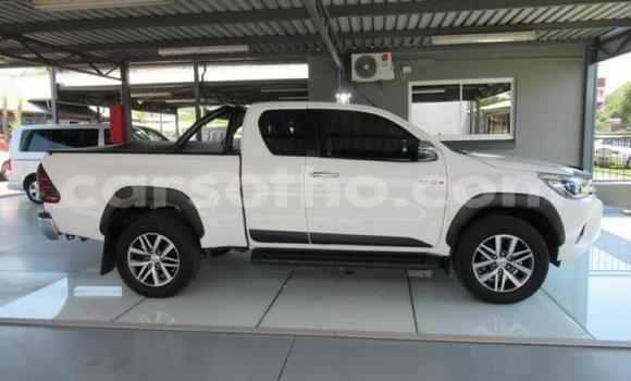 اشتري مستعمل Toyota Hilux White سيارة في Maseru في Maseru اشتري مستعمل Toyota Hilux White سيارة في Maseru في Maseru