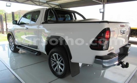 اشتري مستعمل Toyota Hilux White سيارة في Maseru في Maseru اشتري مستعمل Toyota Hilux White سيارة في Maseru في Maseru