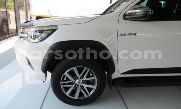 اشتري مستعمل Toyota Hilux White سيارة في Maseru في Maseru اشتري مستعمل Toyota Hilux White سيارة في Maseru في Maseru