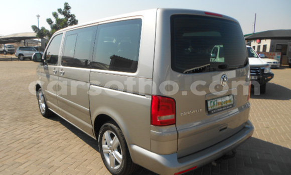 Sayi Na hannu Volkswagen Caravelle Silver Mota in Maseru a Maseru Sayi Na hannu Volkswagen Caravelle Silver Mota in Maseru a Maseru