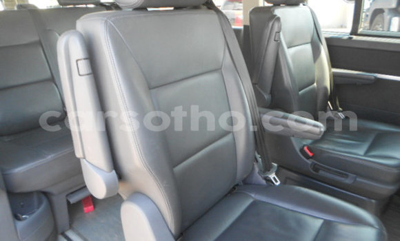 Sayi Na hannu Volkswagen Caravelle Silver Mota in Maseru a Maseru Sayi Na hannu Volkswagen Caravelle Silver Mota in Maseru a Maseru