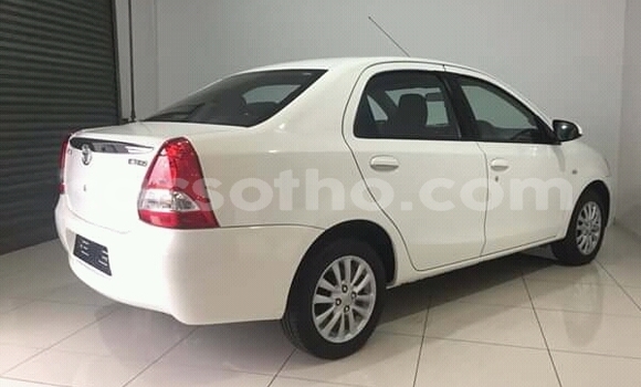 Acheter Occasion Voiture Toyota Etios Blanc à Maseru, Maseru Acheter Occasion Voiture Toyota Etios Blanc à Maseru, Maseru