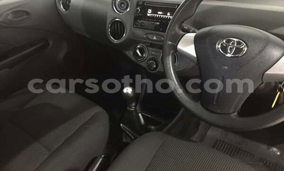 Acheter Occasion Voiture Toyota Etios Blanc à Maseru, Maseru Acheter Occasion Voiture Toyota Etios Blanc à Maseru, Maseru