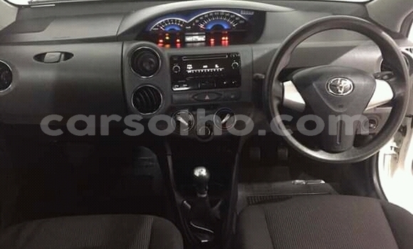 Acheter Occasion Voiture Toyota Etios Blanc à Maseru, Maseru Acheter Occasion Voiture Toyota Etios Blanc à Maseru, Maseru