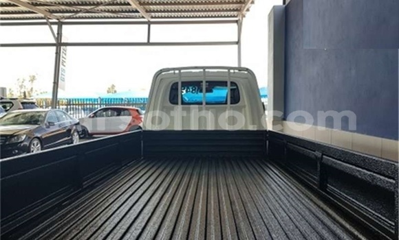 Buy Used Hyundai H200 White Car in Maseru in Maseru Buy Used Hyundai H200 White Car in Maseru in Maseru