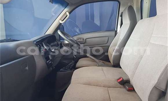Buy Used Hyundai H200 White Car in Maseru in Maseru Buy Used Hyundai H200 White Car in Maseru in Maseru