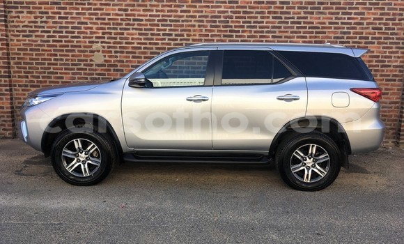 اشتري مستعمل Toyota Fortuner Other سيارة في Maseru في Maseru اشتري مستعمل Toyota Fortuner Other سيارة في Maseru في Maseru