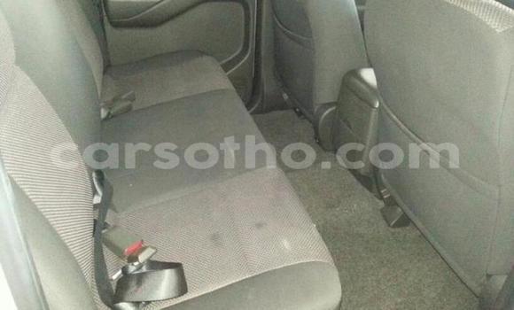 Sayi Na hannu Nissan Navara White Mota in Maseru a Maseru Sayi Na hannu Nissan Navara White Mota in Maseru a Maseru